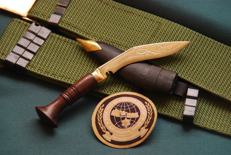 small kukri knife